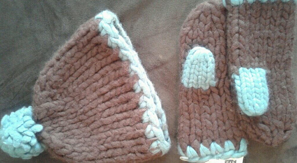 HAT & MITTEN SET